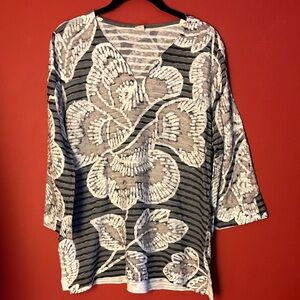 Chic Black and White Floral Women's Tunic